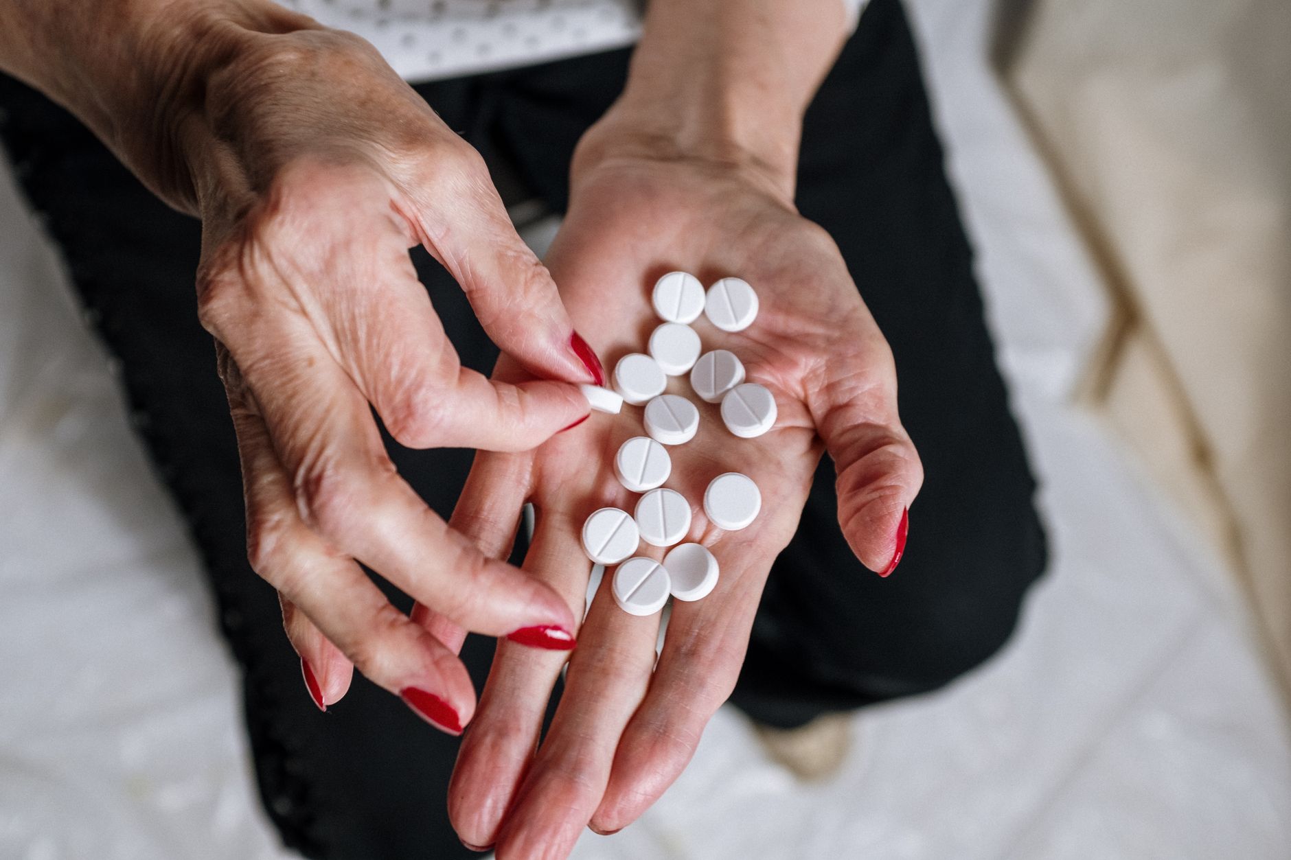 AI Drug Slows Aging: Proven Way to Look Younger Fast